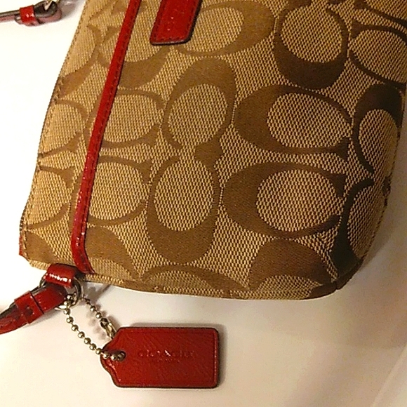 New COACH Park Signature Medium Clutch Wristlet ~True Red~ - Picture 11 of 16